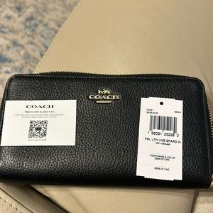 NWT Coach wristlet wallet